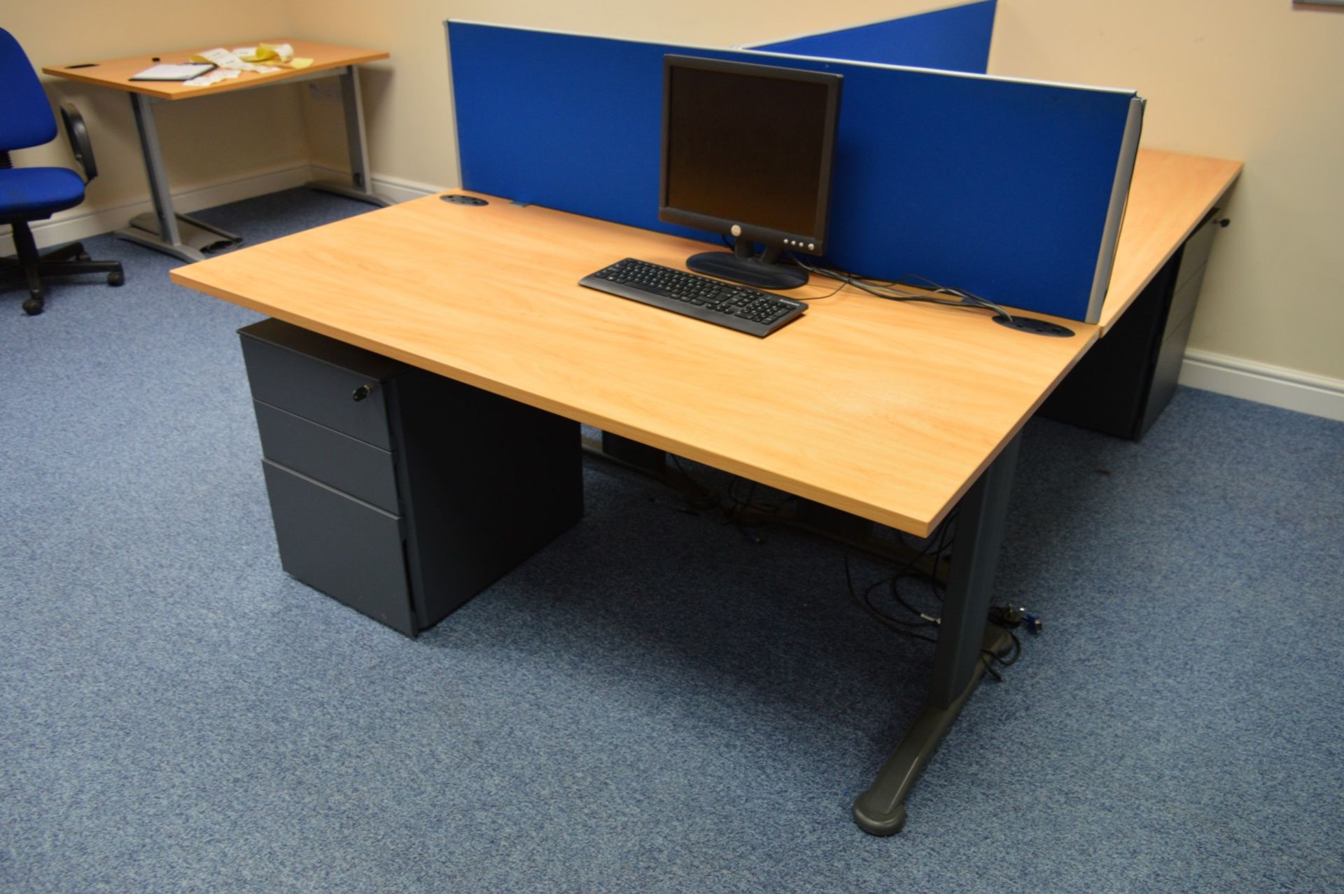 1 x Tripod Office Workstation Desk With Chairs - Suitable For 3 Users - Includes Three Premium - Image 6 of 11