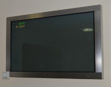 1 x LG 42 Inch Flatron Plasma Monitor Screen - Includes Wall Bracket - CL300 - Ref S020 -
