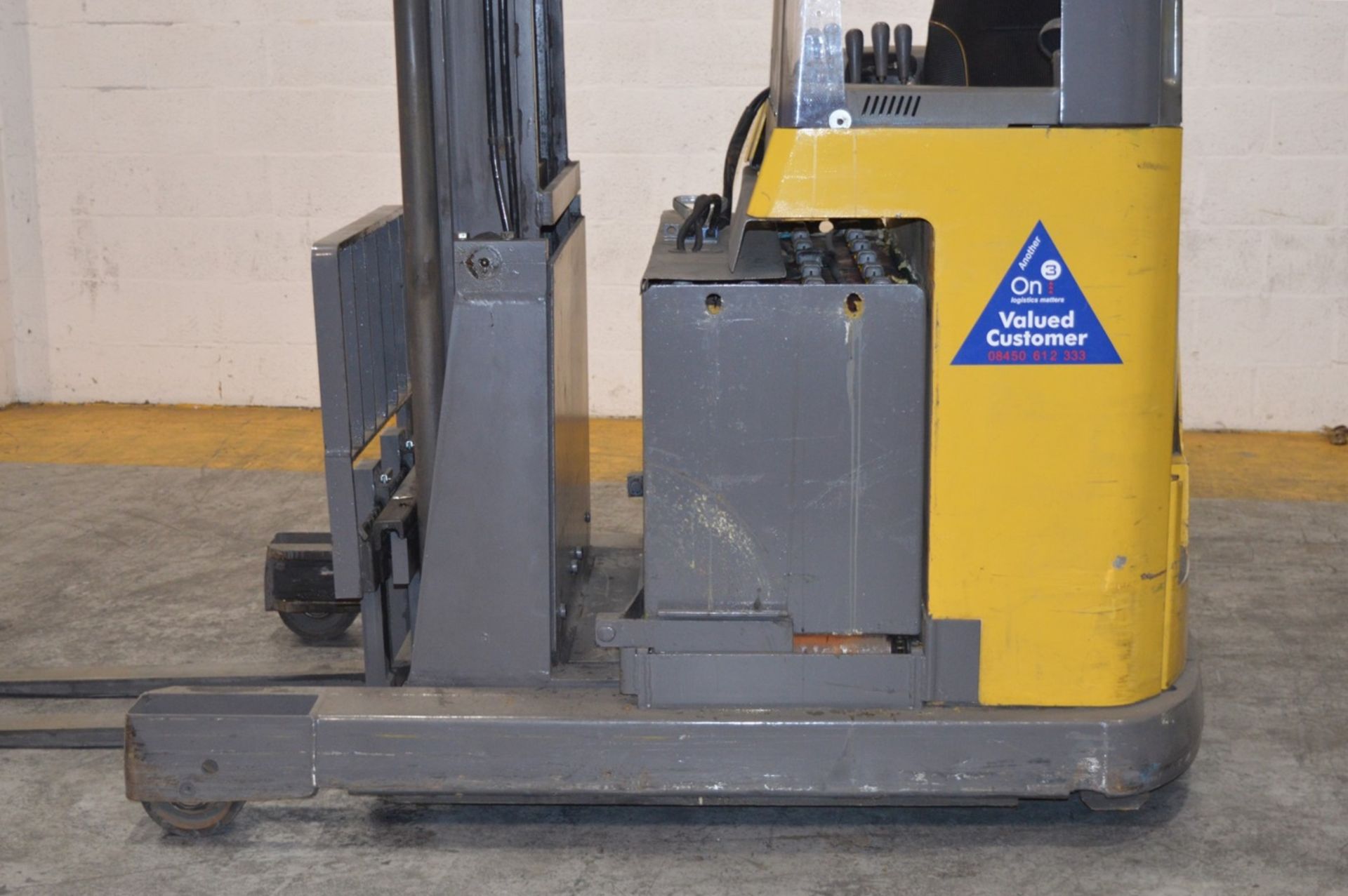 1 x Atlet Electric Forklift Reach Truck - 1997 - Model 200DTFVXM 660 UHS - Includes Operation Code - Image 3 of 12