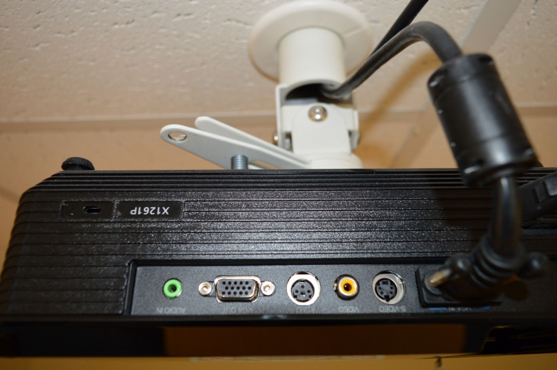 1 x Acer X1261 DLP Projector With Ceiling Bracket and Remote Control - CL300 - Ref S110 - - Image 9 of 10