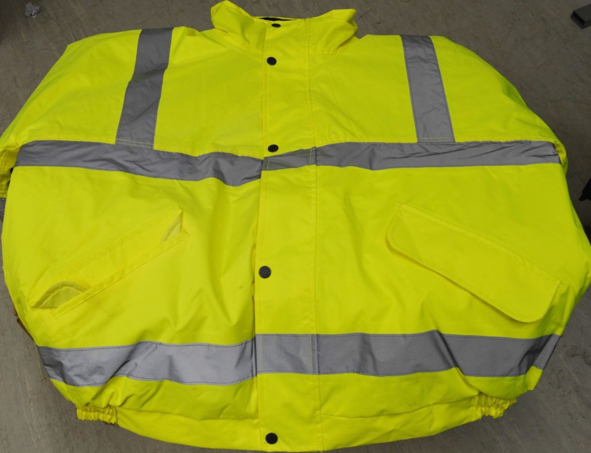 1 x Portwest High Visibility Bomber Jackets - Rain Resistant - Yellow - Perfect For Keeping Warm - Image 3 of 3