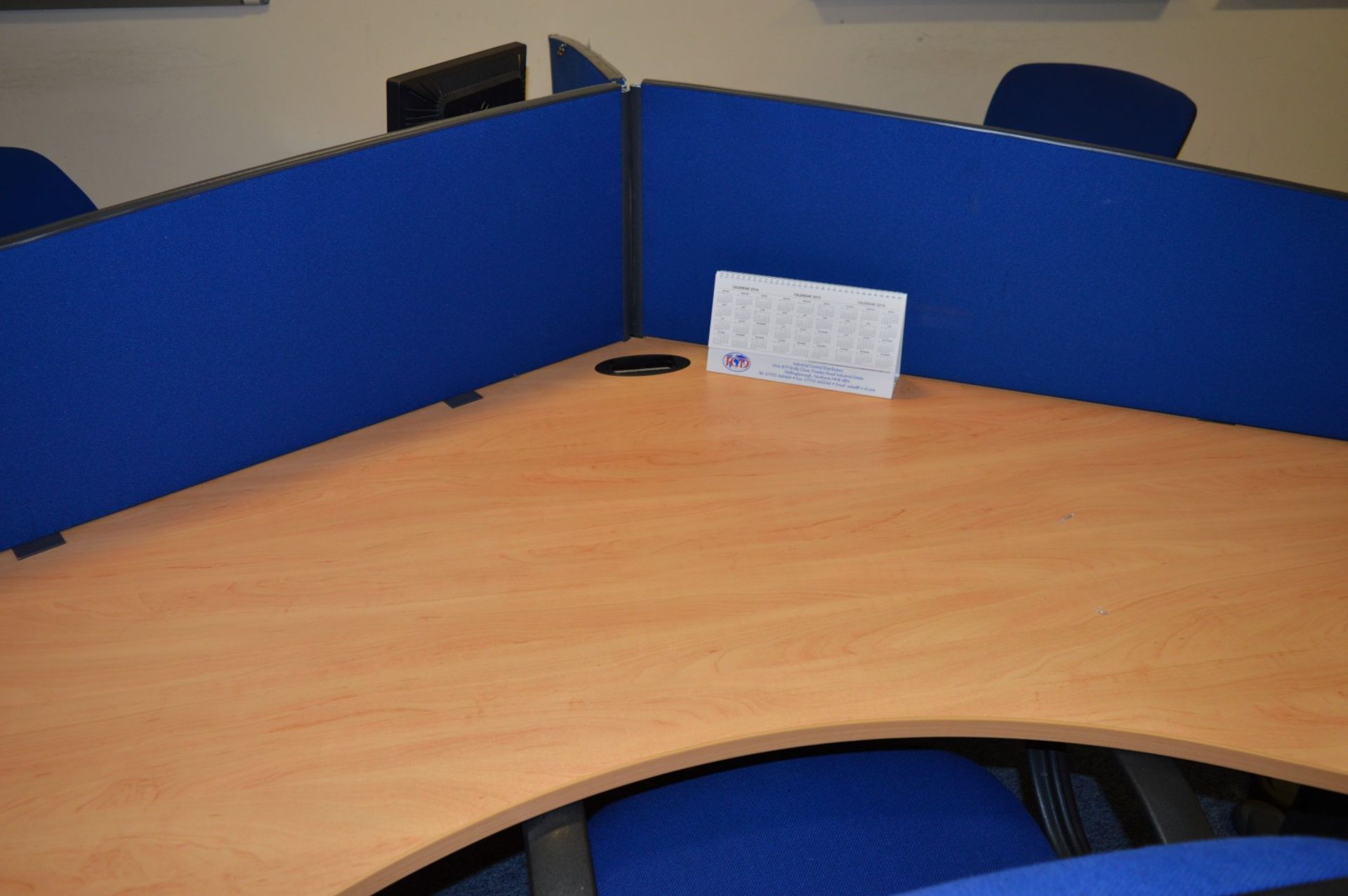 1 x Tripod Office Workstation Desk With Chairs - Suitable For 3 Users - Includes Three Premium - Image 5 of 6