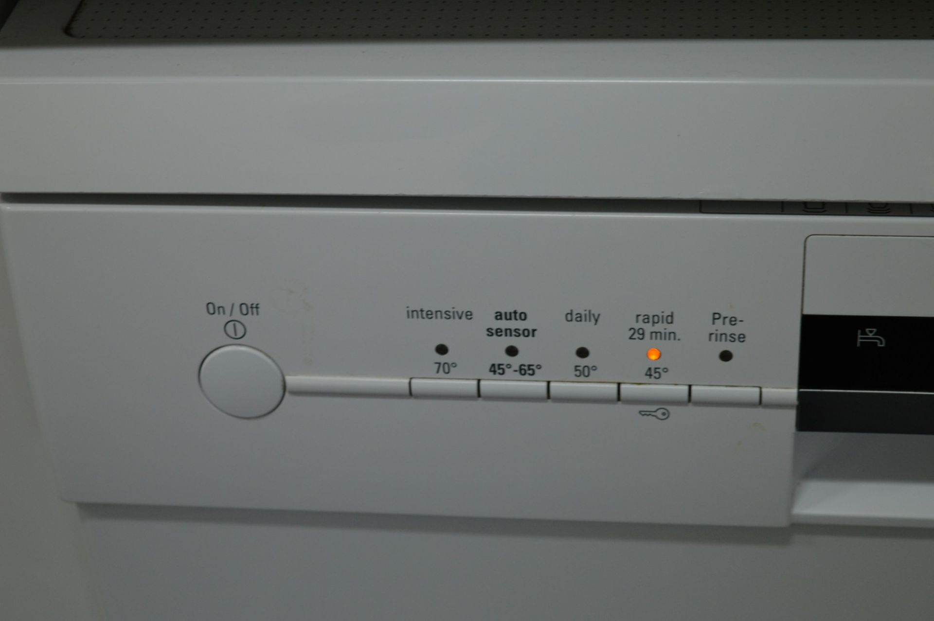 1 x Siemens 60cm SD6P1S Ecosense Dishwasher - White Finish - CL300 - S074 - Location: Swindon, - Image 3 of 6