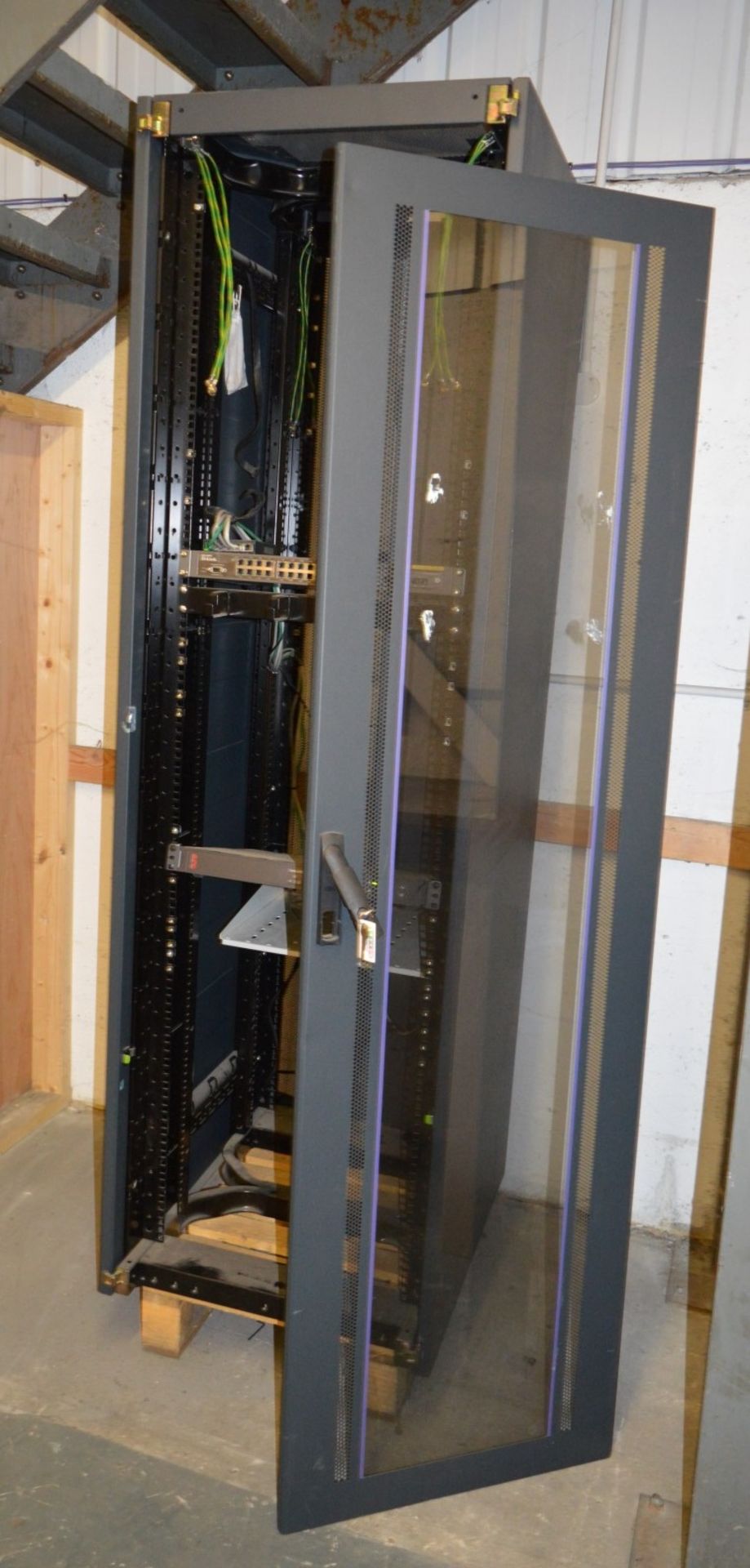 1 x Server Enclosure With Door - Door Not Attached - H200 x W60 x D75 cm - CL300 - Ref 423 - - Image 2 of 2