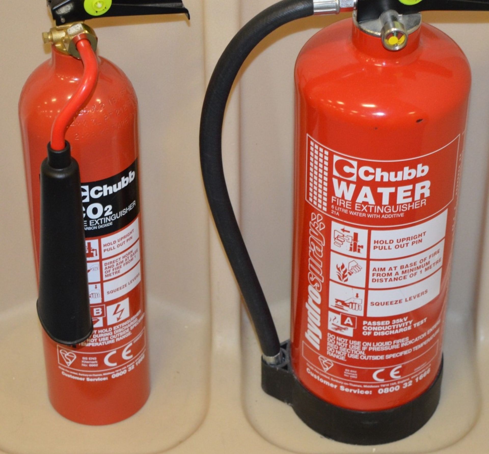 1 x Fire Extinguisher Point With Water and Carbon Dioxide Extinguishers - Seals Intact - CL300 - Ref - Image 2 of 2