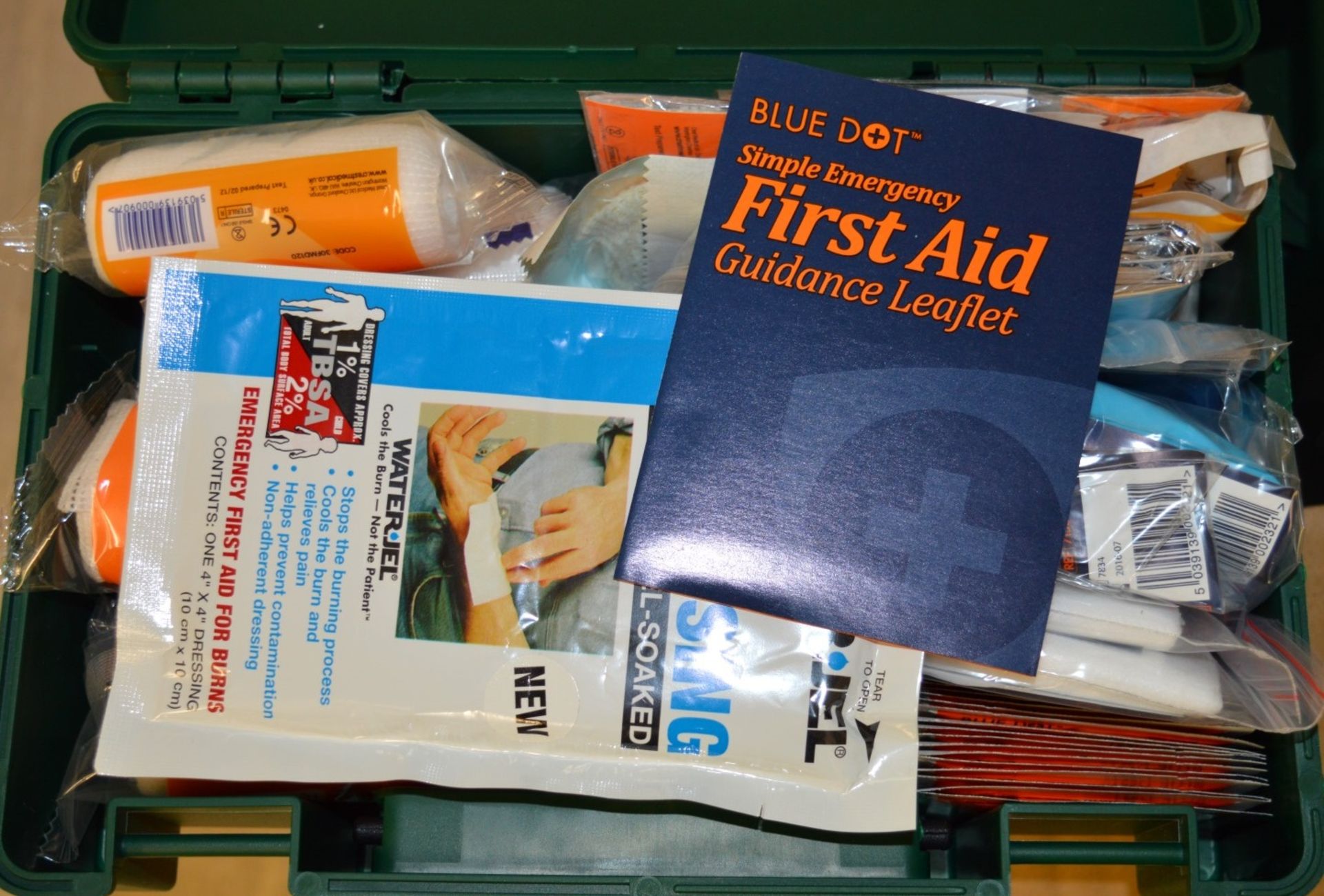 1 x Blue Dot First Aid Kit in Durable Hard Plastic Case - Conforms to BS 8599 Standard - New and - Image 2 of 5