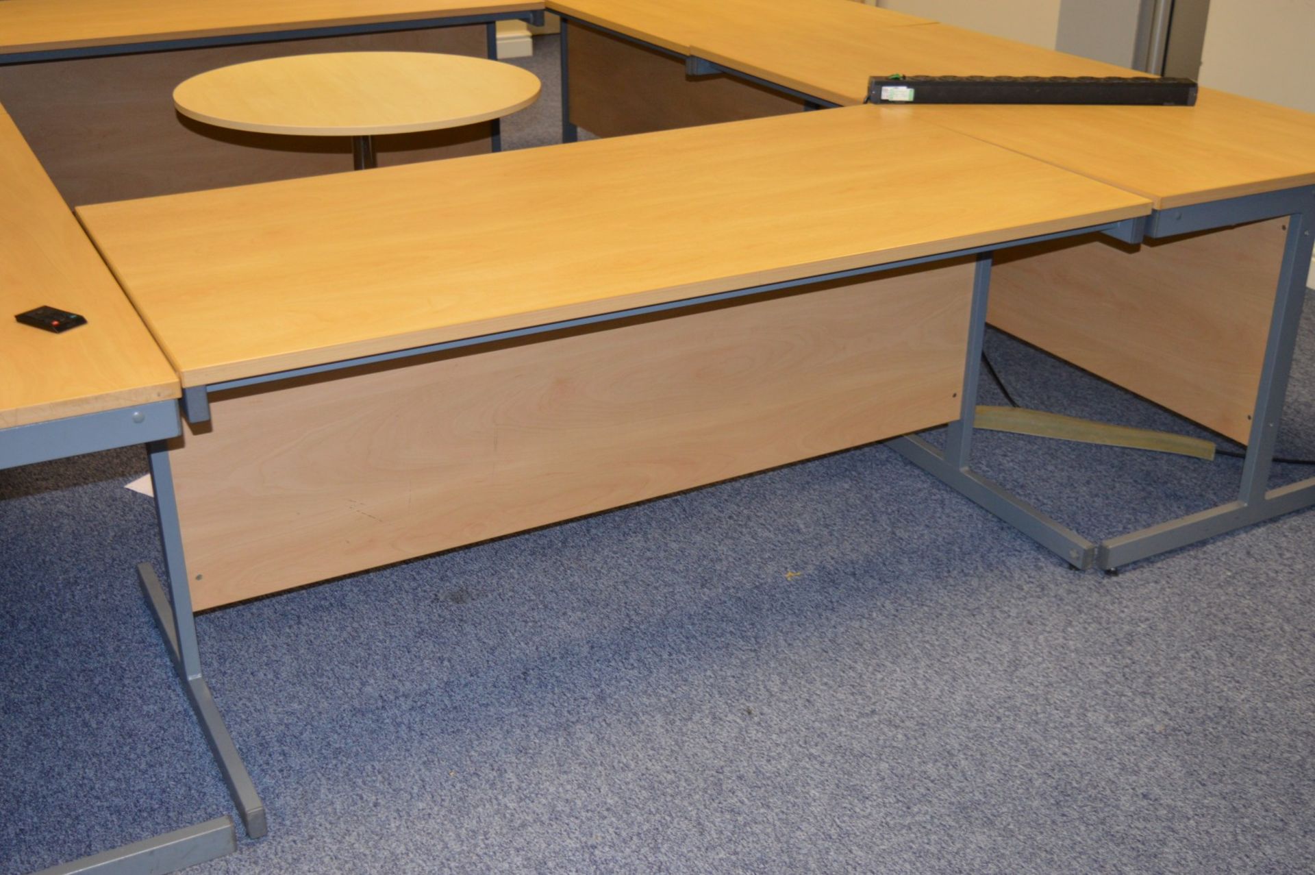 6 x Large Office Desks Plus Small Circular Meeting Table - H73 x W160 x D80 cms - Premium Quality - Image 3 of 5