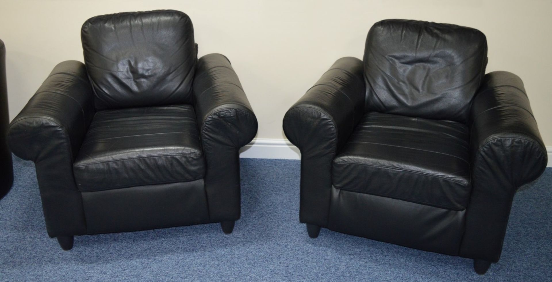 2 x Black Leather Armchairs - Contemporary Voluptuous Chairs in Black Leather - H85 x W94 x D86