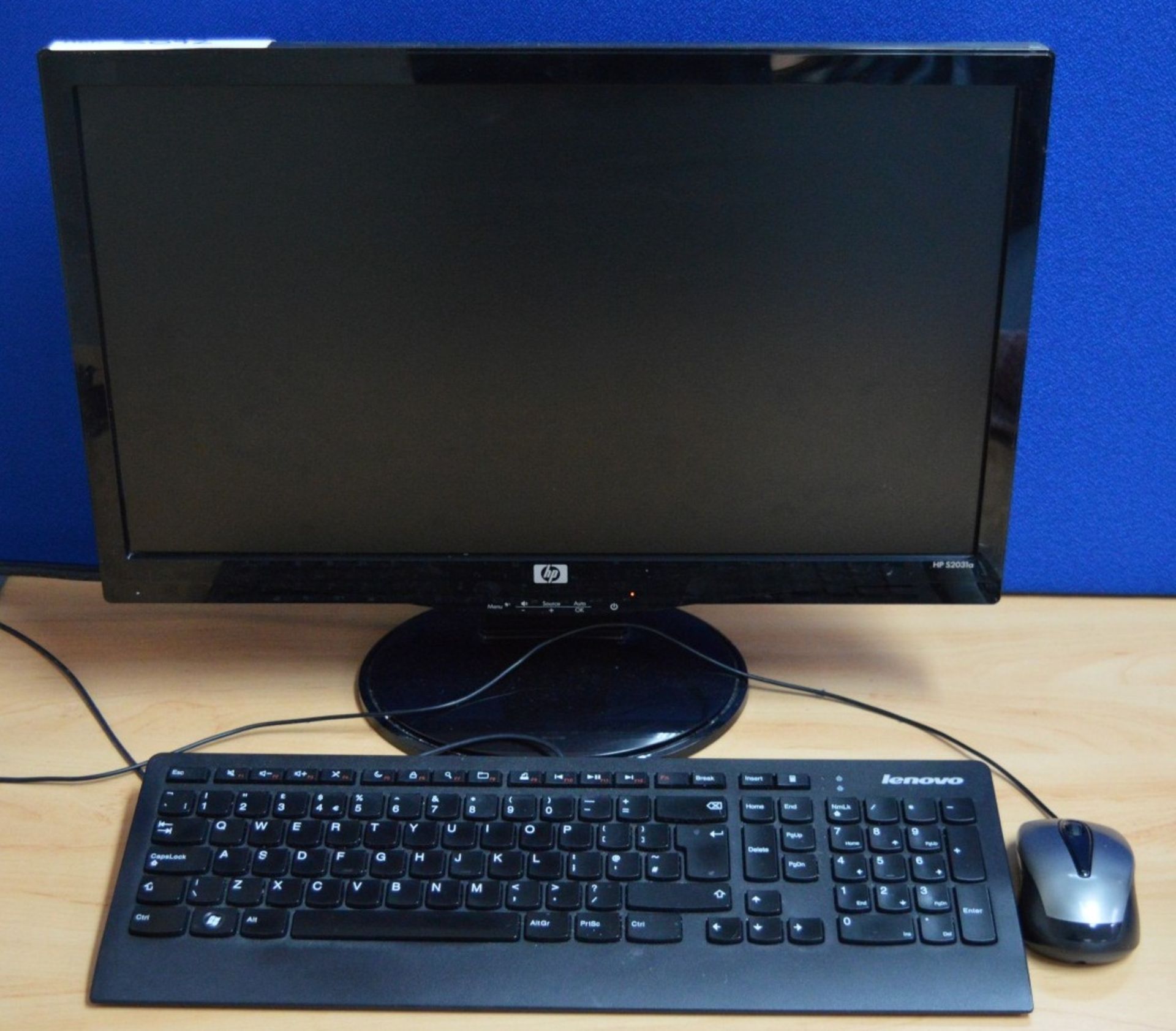 1 x HP 20 Inch Widescreen Monitor With Leads, Keyboard and Mouse - Model S2031A - CL300 - Ref S092 -