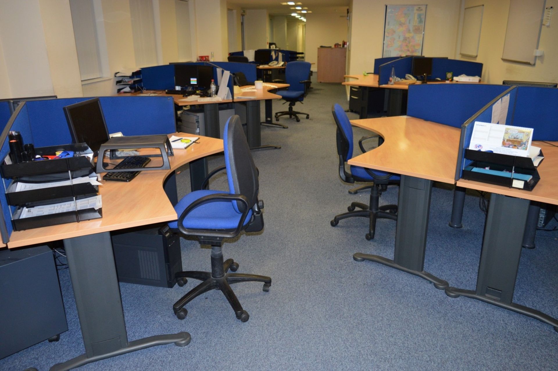 1 x Tripod Office Workstation Desk With Chairs - Suitable For 3 Users - Includes Three Premium - Image 4 of 6