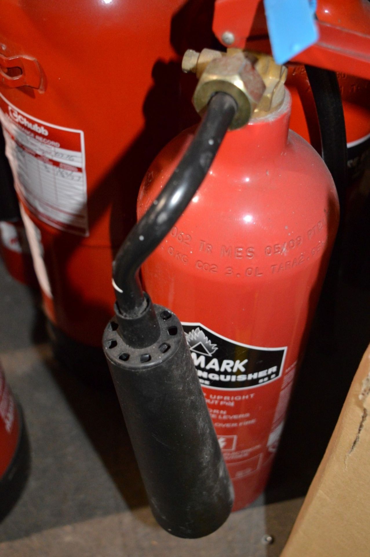 9 x Various Fire Extinguishers Including Chubb 6gk Foam Extinguishers and More - Seals Intact - - Image 5 of 5