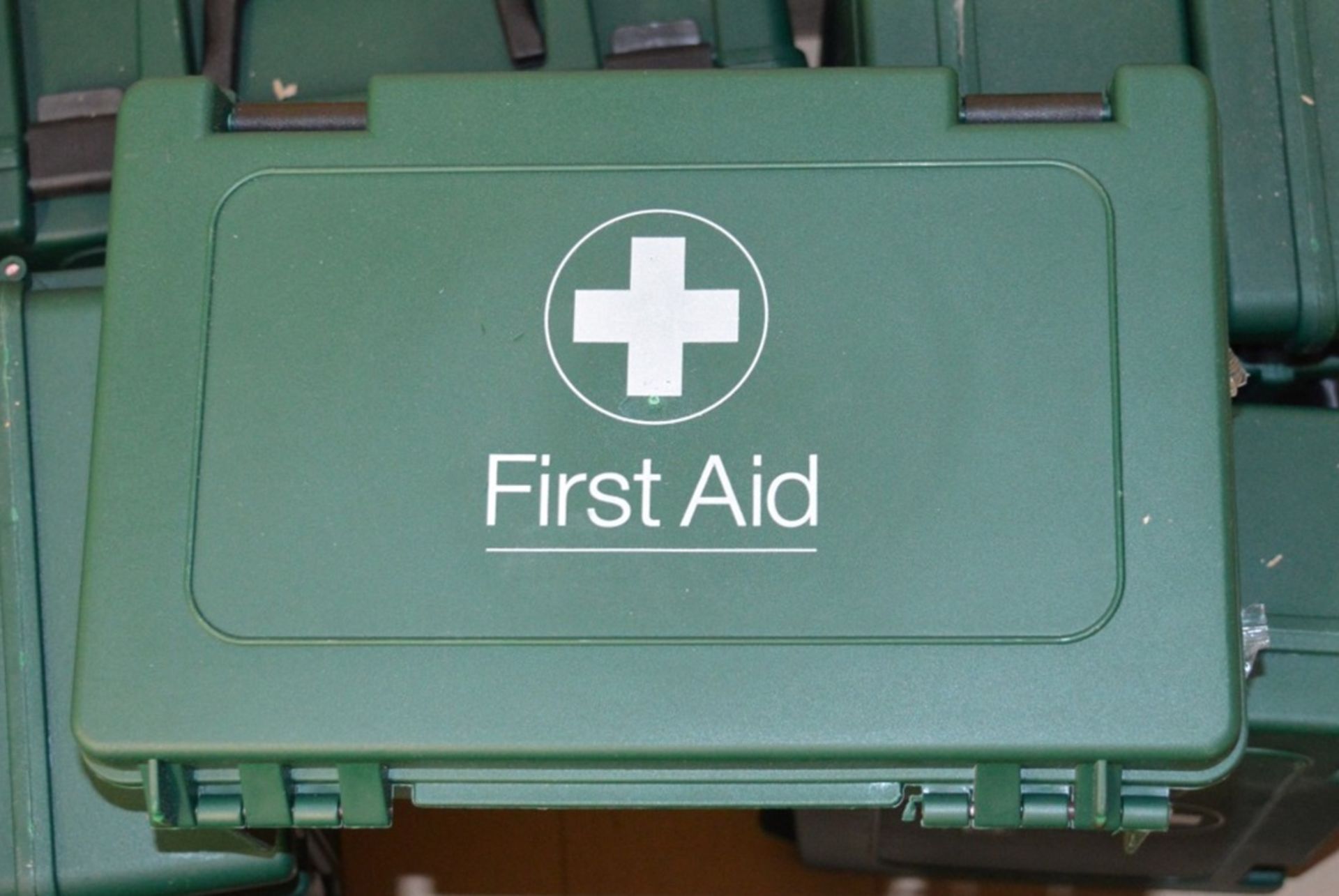 1 x Blue Dot First Aid Kit in Durable Hard Plastic Case - Conforms to BS 8599 Standard - New and - Image 4 of 5