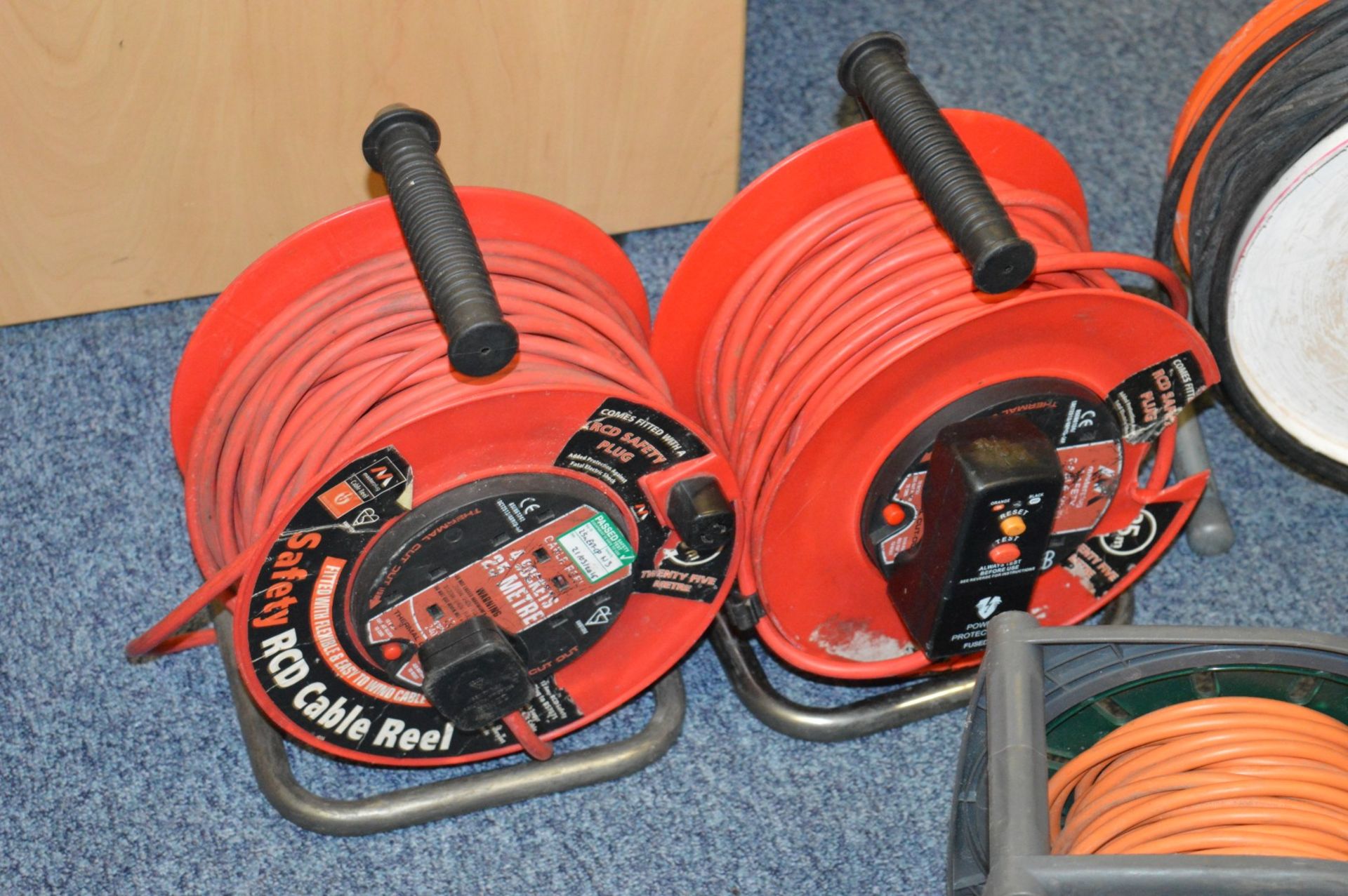 5 x Various Multi Plug Reel Extension - Ref S404 - CL300 - Location: Swindon, Wiltshire, SN2 - Image 2 of 4