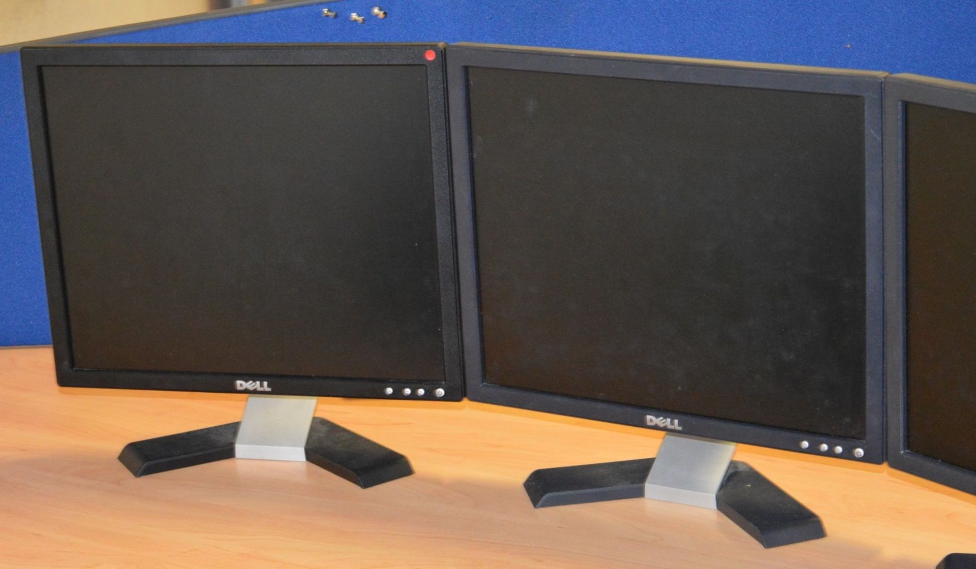 4 x Dell 17 Inch Flatscreen Computer Monitors - Without Cables - CL300 - Ref S050 - Location: - Image 2 of 4