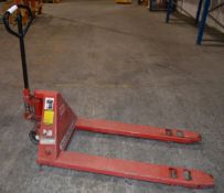 1 x Pallet Pump Truck - Clarke Strongarm - 2000kg Lift Capacity - Type PT685 - CL300 - Ref S219 -