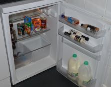 1 x Siemans 60cm Undercounter Larder Fridge - Model KT16RP22GB - Good Clean Condition - CL300 -