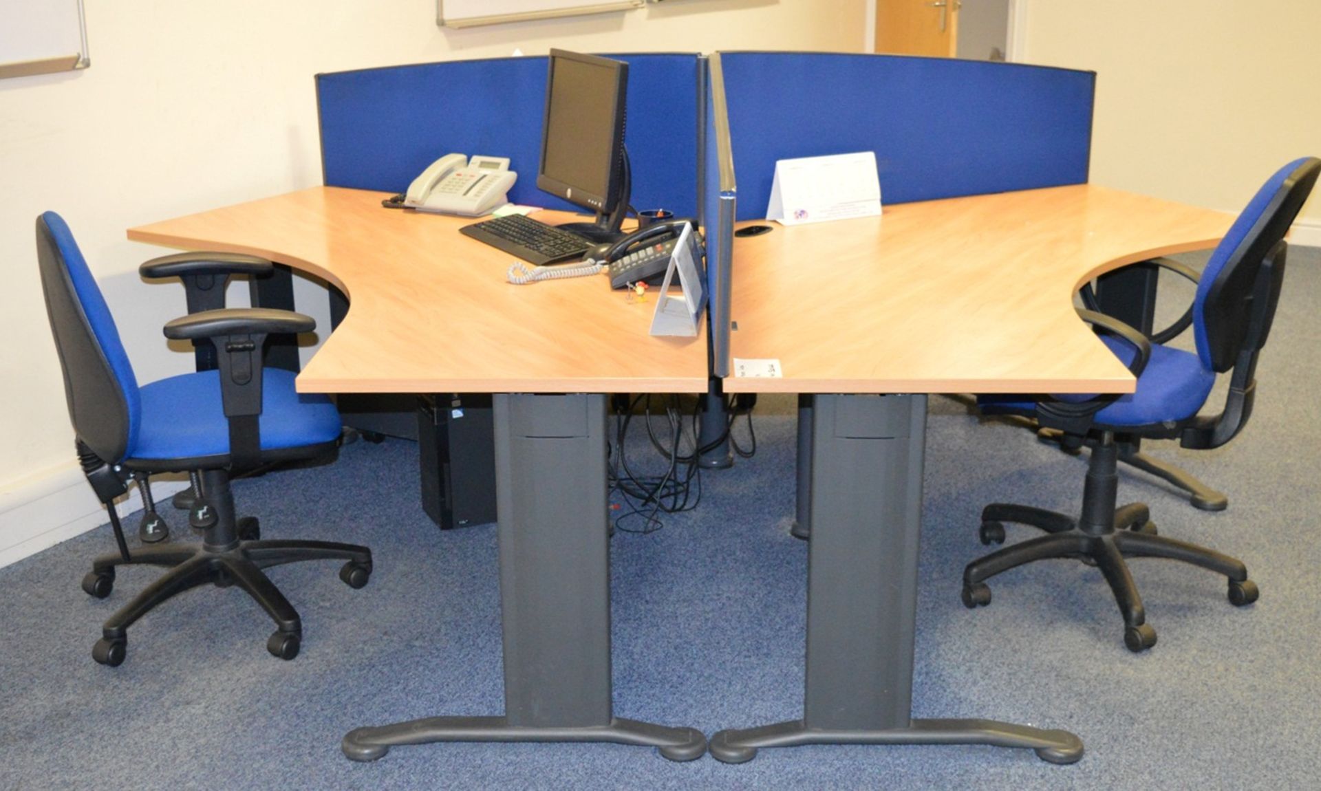 1 x Tripod Office Workstation Desk With Chairs - Suitable For 3 Users - Includes Three Premium