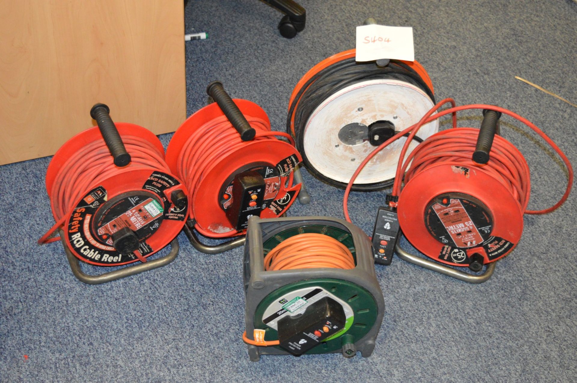 5 x Various Multi Plug Reel Extension - Ref S404 - CL300 - Location: Swindon, Wiltshire, SN2