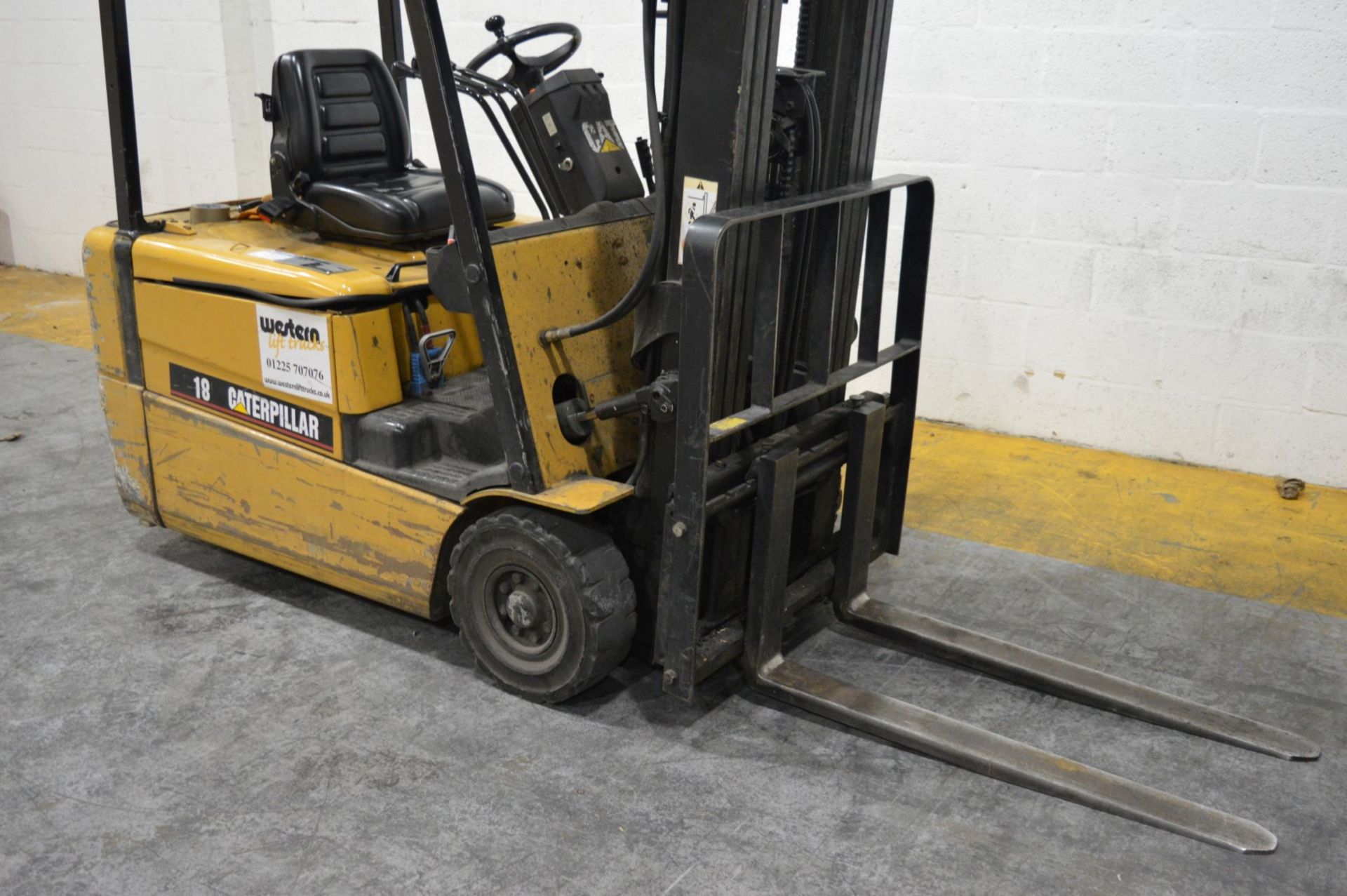 1 x Caterpillar Electric Counter Balance Forklift Truck - Model EP18KT - 1800kg Basic Capacity - - Image 5 of 14
