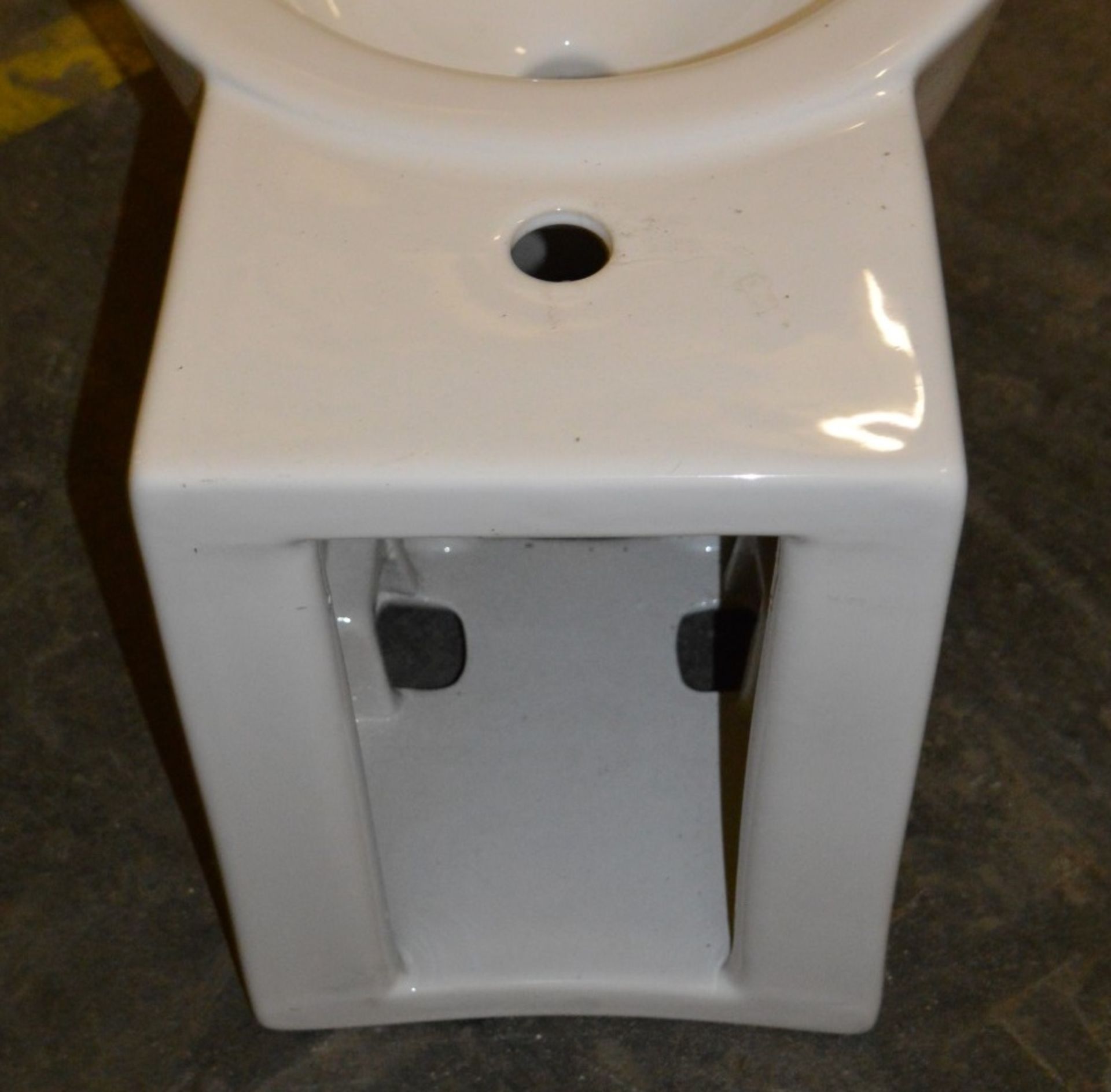 1 x Vogue Bathrooms DECO / TEFELI Single Tap Hole BIDET - Brand New and Boxed - Seat Not - Image 2 of 3