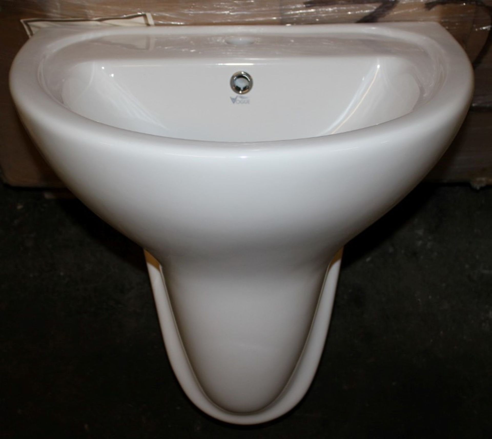 1 x Vogue Bathrooms KAMARA Single Tap Hole ONE PIECE SINK BASIN / PEDESTAL - 600mm Width - Brand New - Image 3 of 4