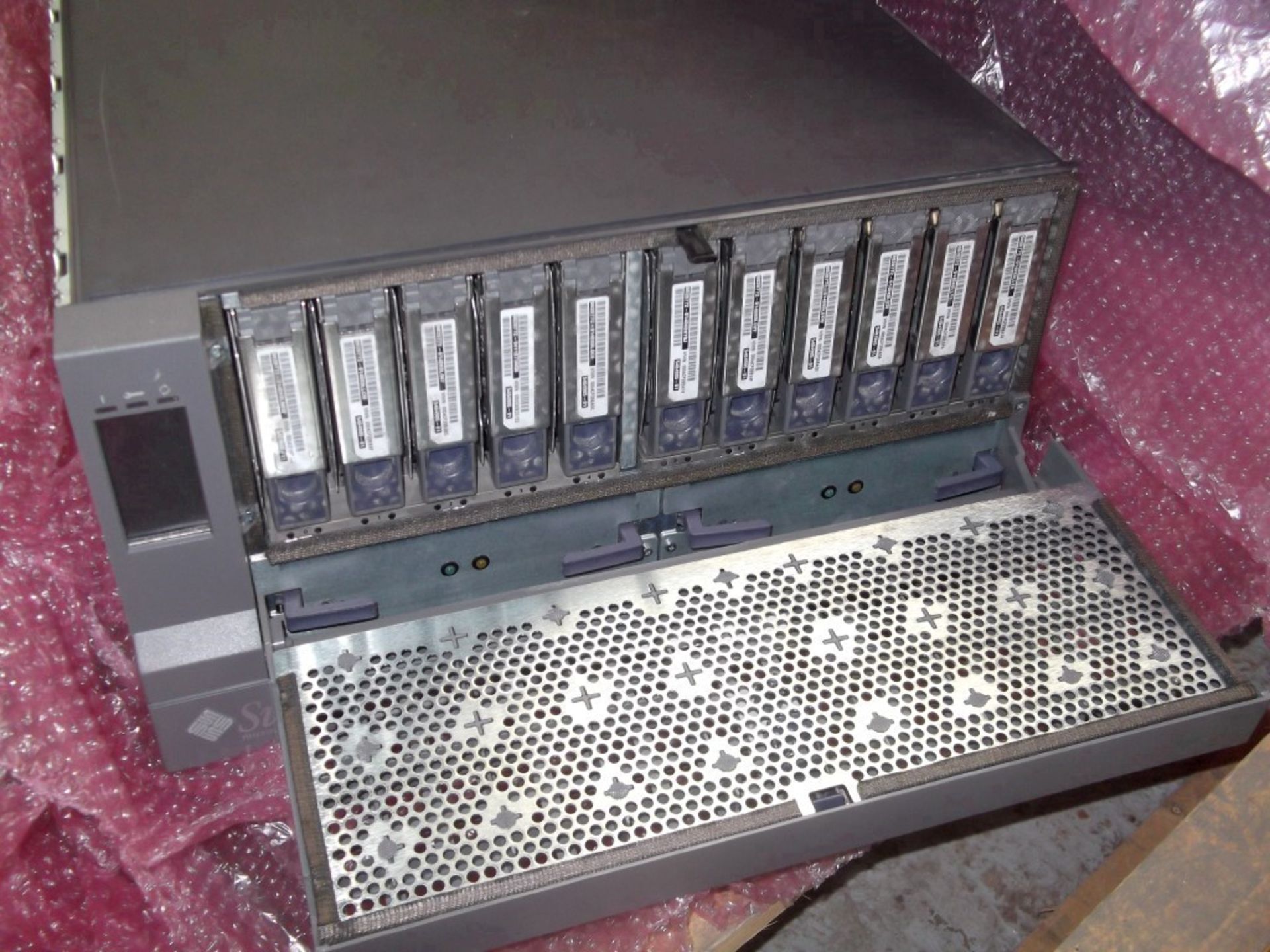 1 x Sun StorEdge A5200 Rackmount Array Mass-storage Subsystem - Recently Removed From A Working - Image 2 of 3