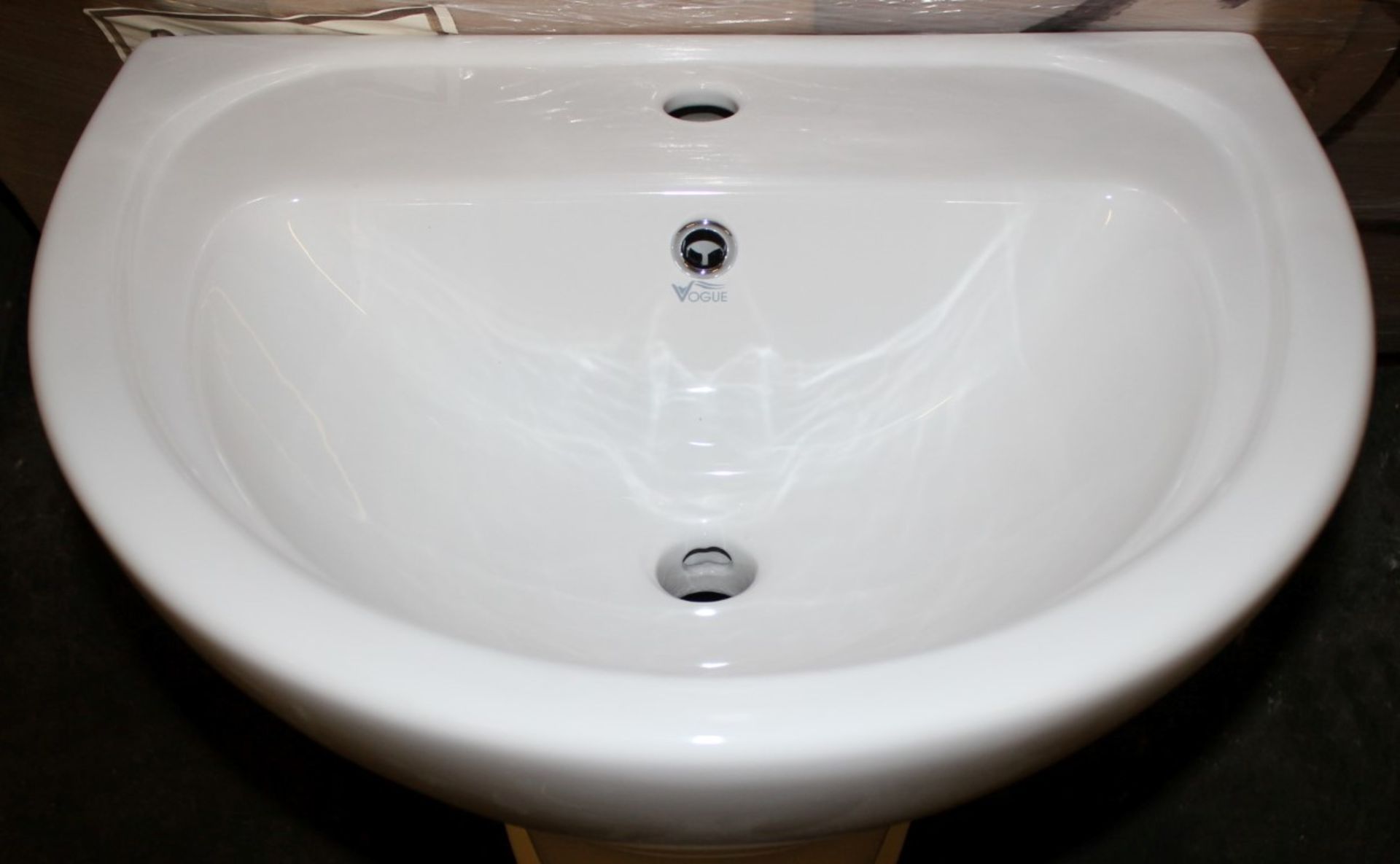 1 x Vogue Bathrooms KAMARA Single Tap Hole ONE PIECE SINK BASIN / PEDESTAL - 600mm Width - Brand New - Image 2 of 4