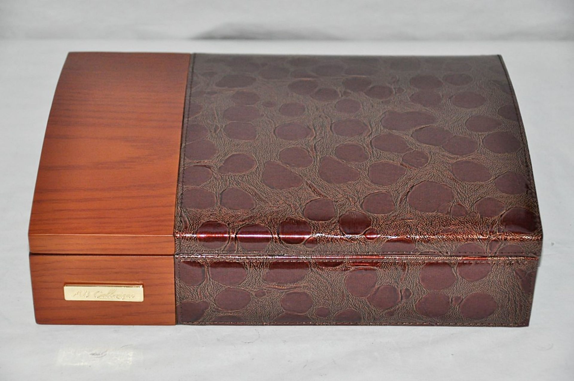 1 x  1 x "AB Collezioni" Italian Luxury Jewellery Box With 4 Watch Compartments (W021) - Ref - Image 2 of 5