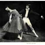 NUREYEV RUDOLF: (1938-1993) Russian Ballet Dancer. Signed 7 x 8.5 photograph of Nureyev, the image