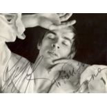 BALLET: Rudolf Nureyev (1938-1993) Russian Ballet Dancer. Vintage signed and inscribed 9.5 x 7