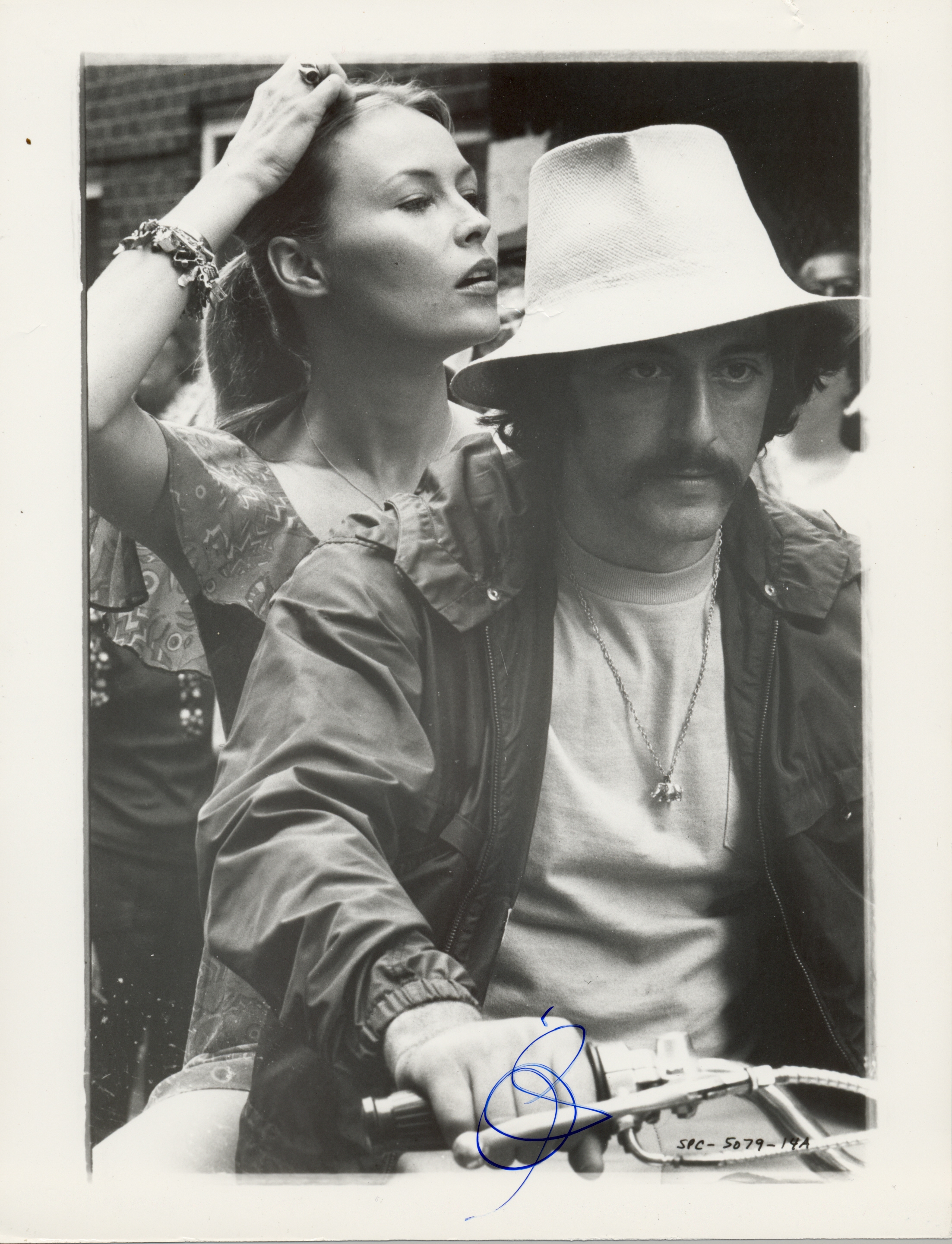 PACINO AL: (1940- ) American Actor, Academy Award winner. Signed 8 x 10 photograph by Pacino, the