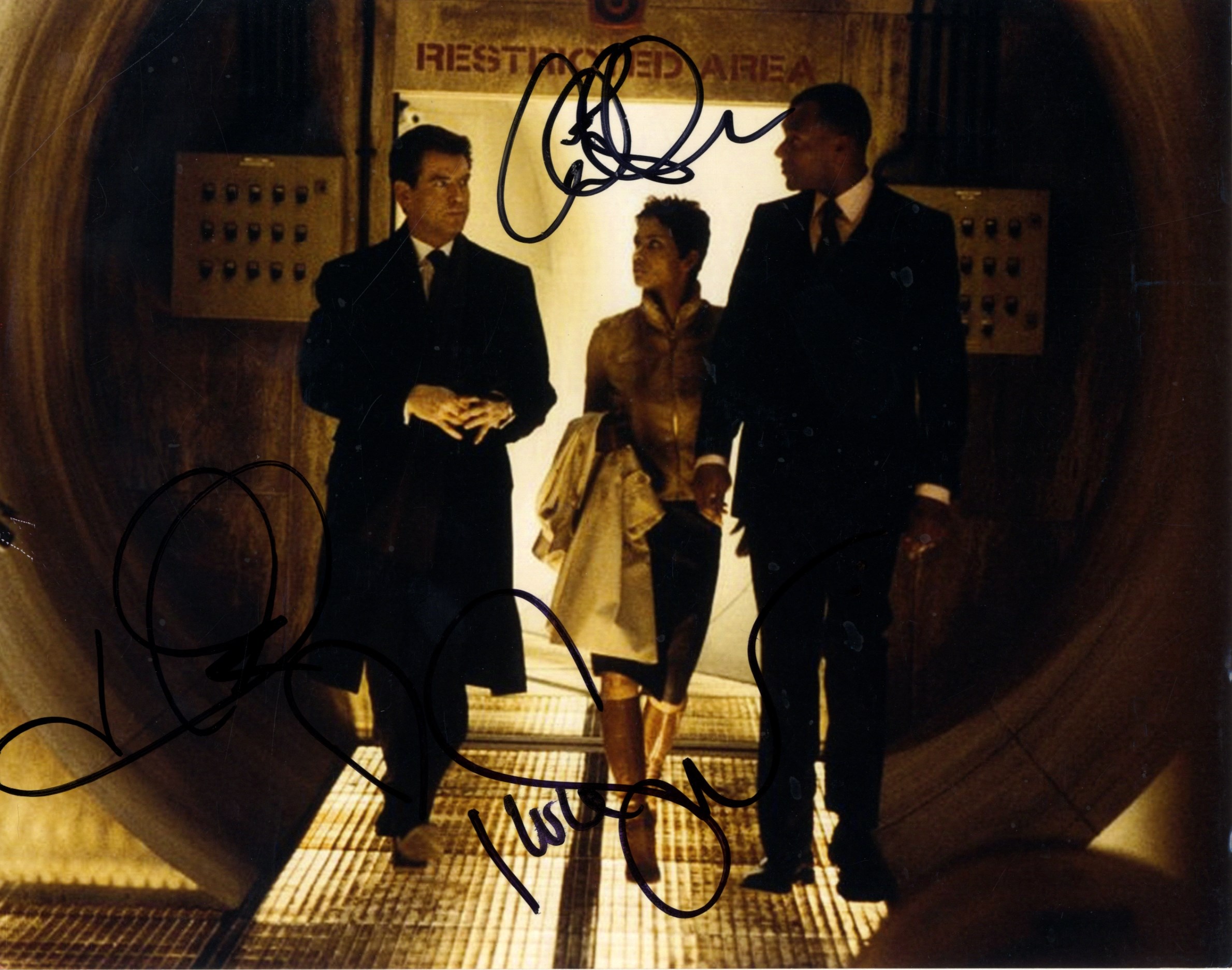 JAMES BOND: Selection of signed postcard - Image 4 of 5