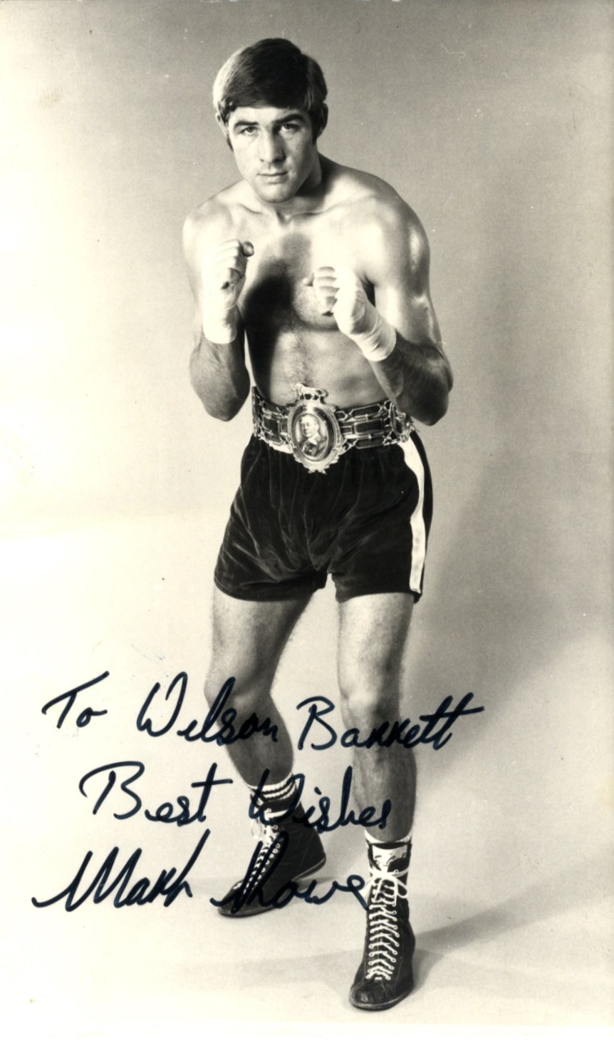 BOXING: Selection of signed pieces, cards, signed postcard photographs and slightly larger (and a - Image 14 of 25