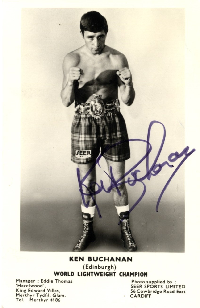 BOXING: Selection of signed pieces, cards, signed postcard photographs and slightly larger (and a - Image 10 of 25