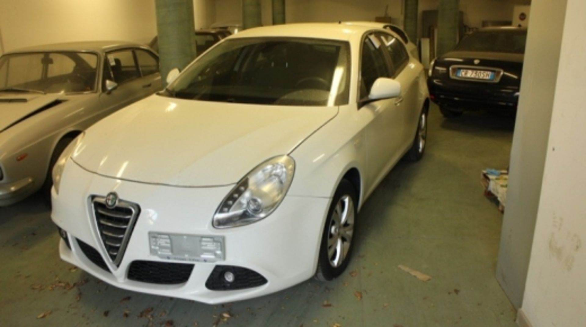 1,Giulietta Alfa Romeo car plate n.  8984HLK diesel, about  50.000/60.000 km. without keys Click