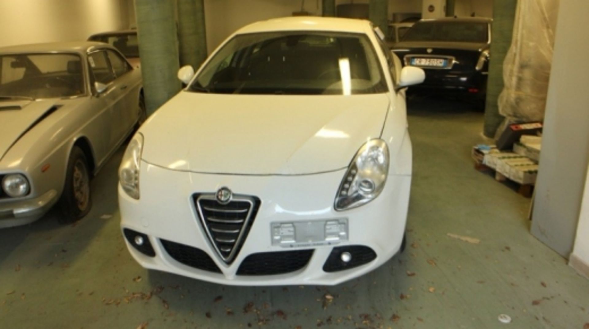 1,Giulietta Alfa Romeo car plate n.  8984HLK diesel, about  50.000/60.000 km. without keys Click - Image 4 of 4