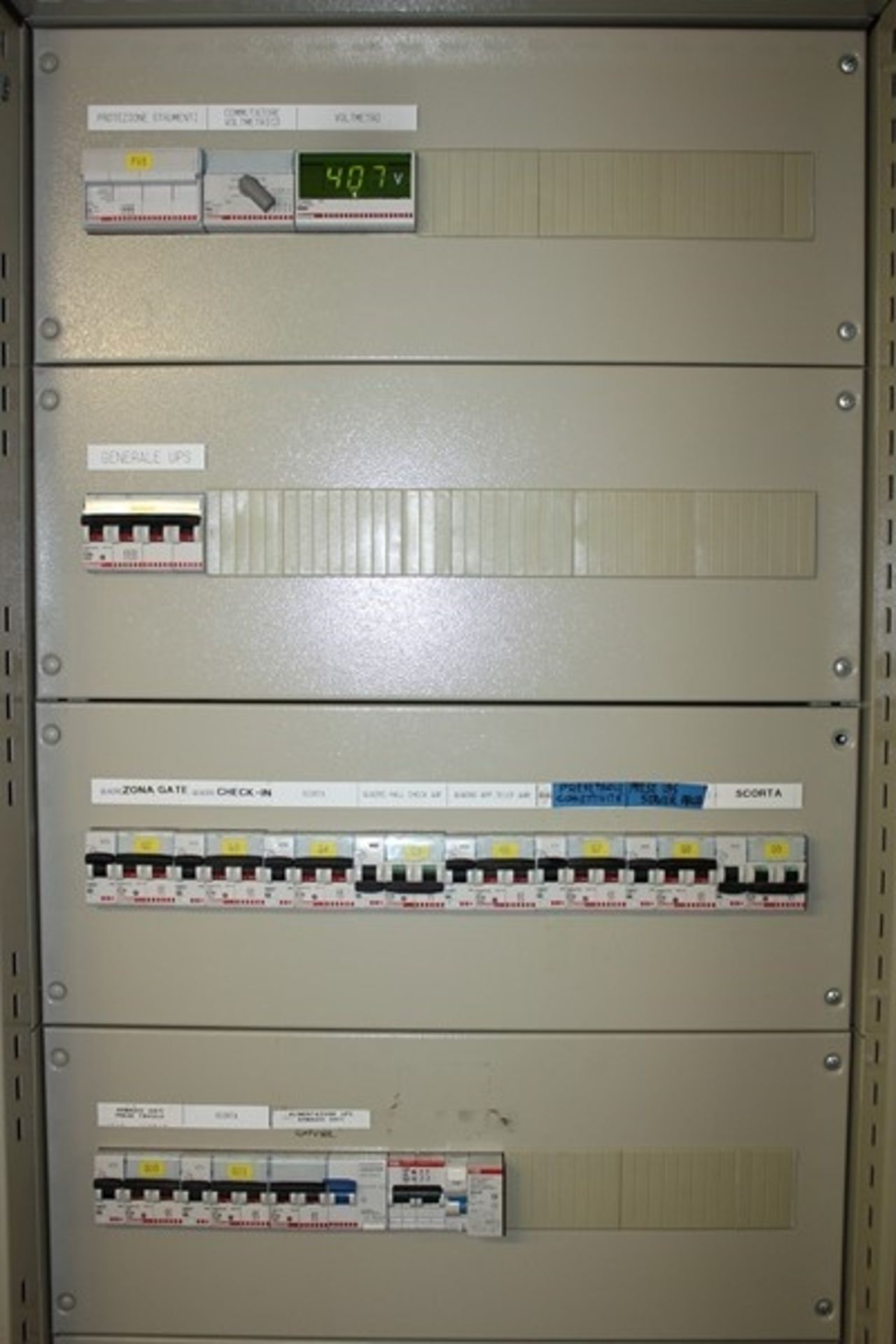 1,Hold: UPS AEG; Basement: N.4 backup batteries Soccomec + N.1 exchanger Serial number: P717037002 - Image 2 of 4