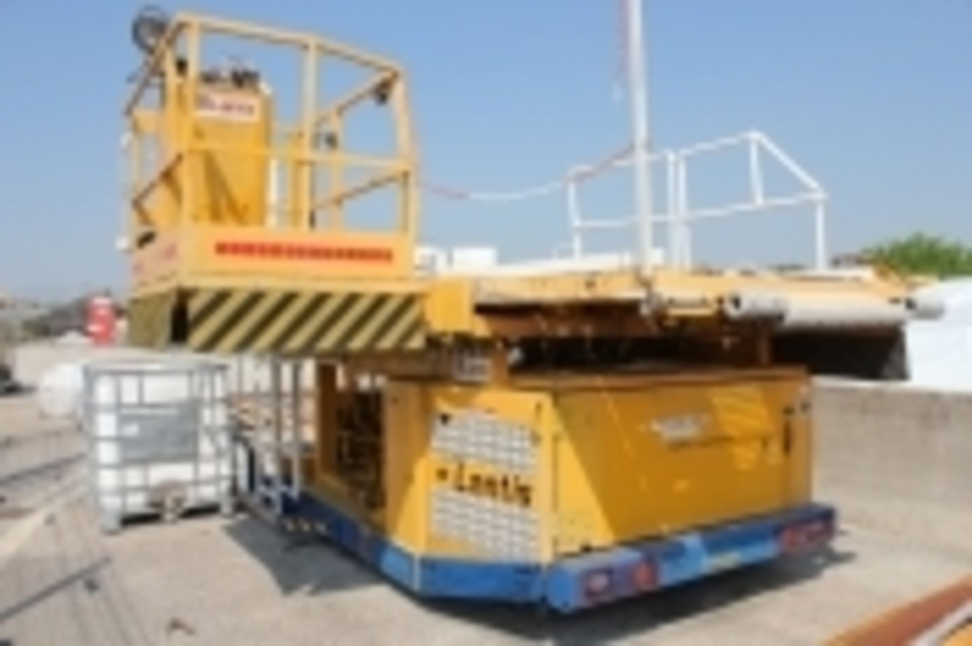 1,Second hand Cargo loader Lantis (purchasing year 2011) Click here for more details - Image 2 of 4