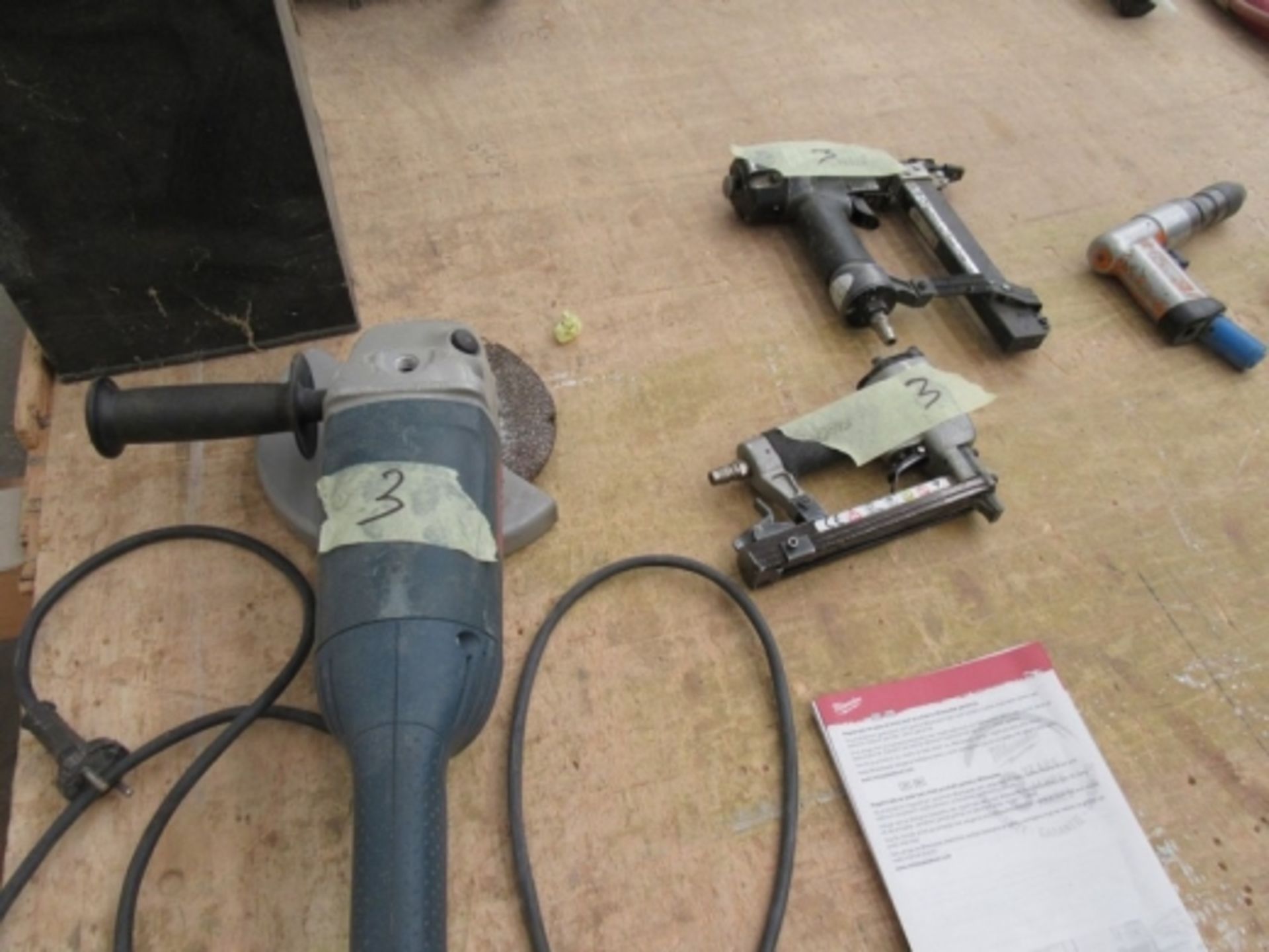 1,LOT COMPOSED OF: Nailer SENCO (mod SLP 20 GLNT), orbital honing machine, cordless drill AGE mod