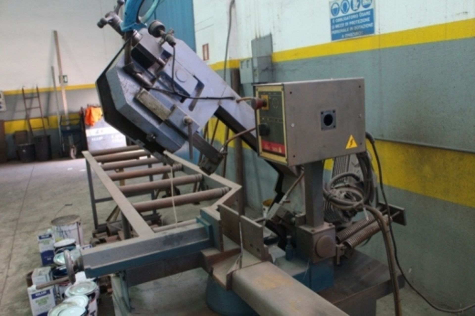 1,BAND SAW BRAND MEP, MOD. SHARK260,YEAR 2000, SERIAL N. 117916187, COMPLETE ROLLER Click here for - Image 4 of 4