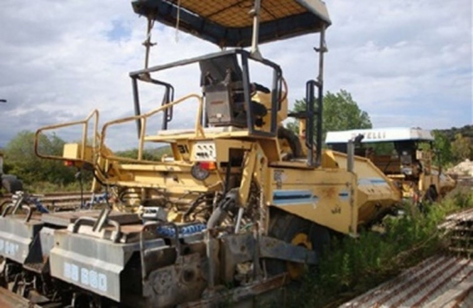 1,Paver Bitelli model BB660 â€“ serial n. 980084 date 1998 brand CE Yes tare kg15100.Adjustment CE