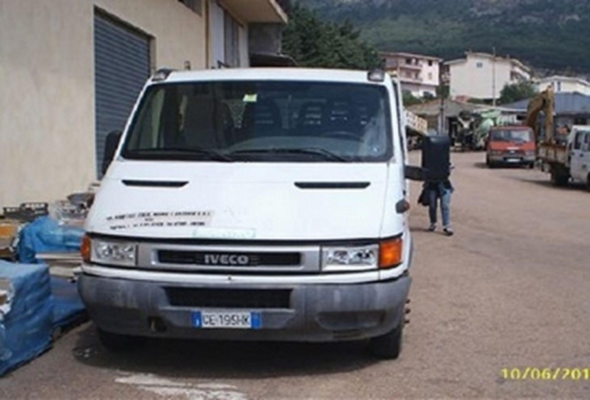 1,Truck Iveco DAILY model 35C9A SILVER 3 plate CE195HK serial n. ZCF3563105411187 date 27/02/2003