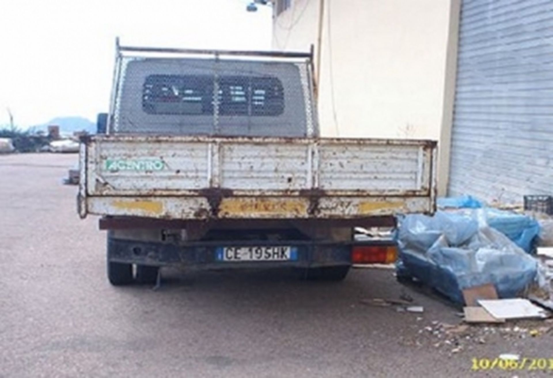 1,Truck Iveco DAILY model 35C9A SILVER 3 plate CE195HK serial n. ZCF3563105411187 date 27/02/2003 - Image 2 of 3