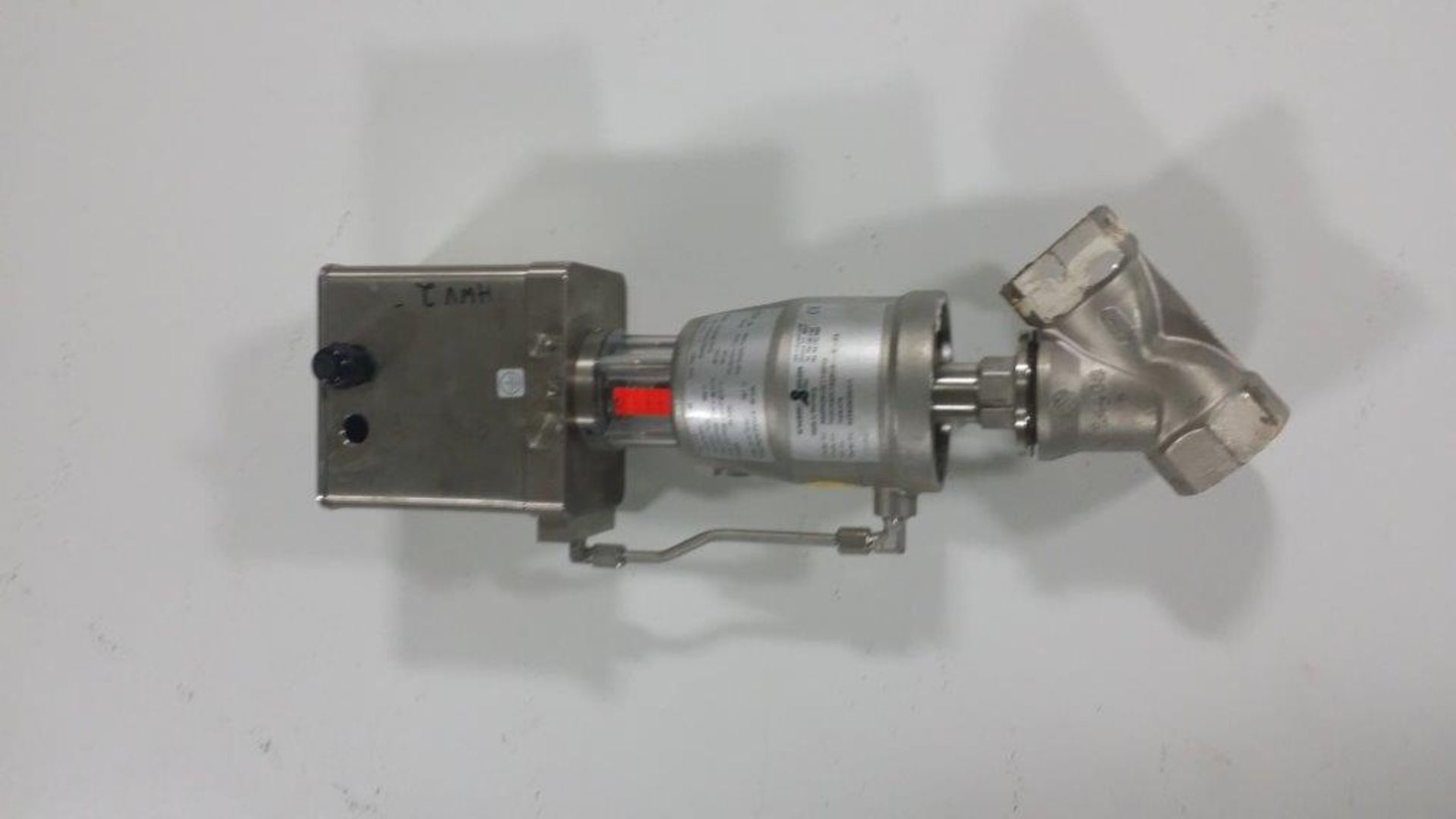 Schubert & Salzer Type 7020 Angle Seat Control Valve Size 1/4" to 3" Pressures up to 580 PSI,