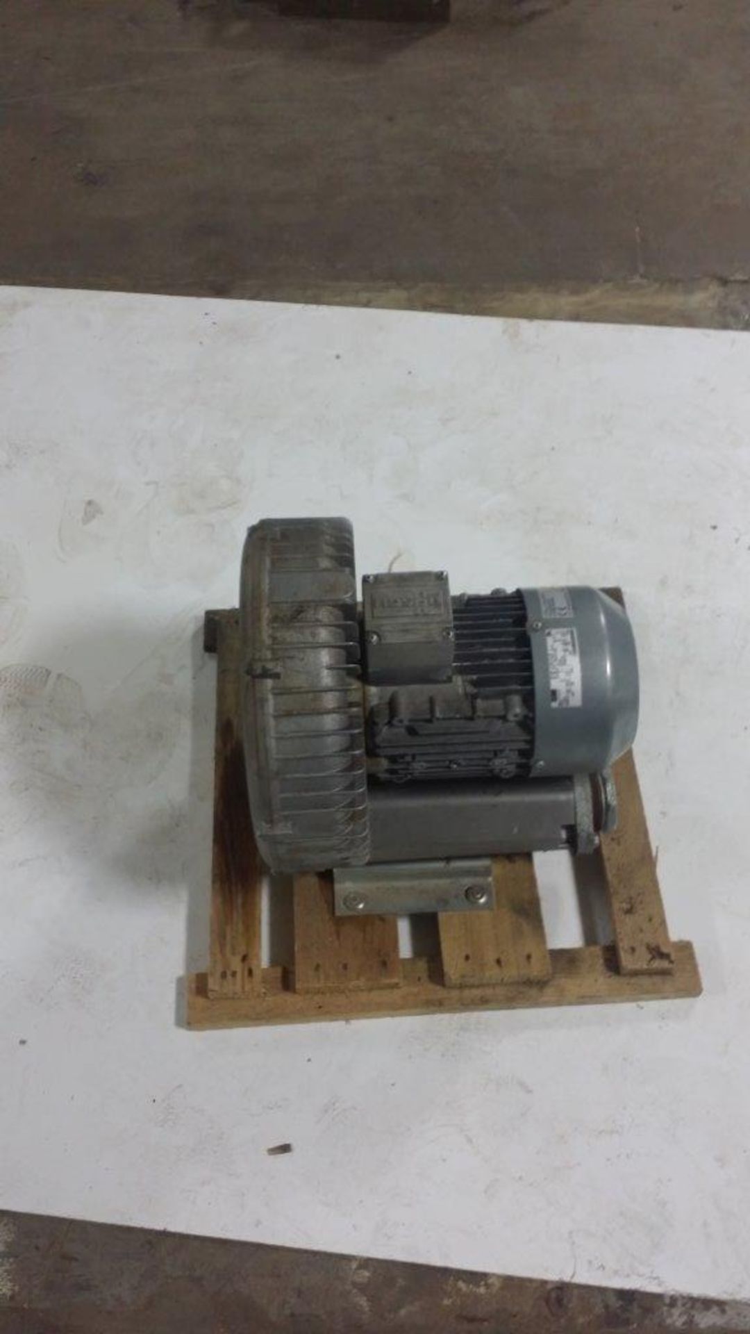 Busch Vacuum Pump, Samos Model SB 0200, smaller models of the Samos SB D0 series. These single-stage