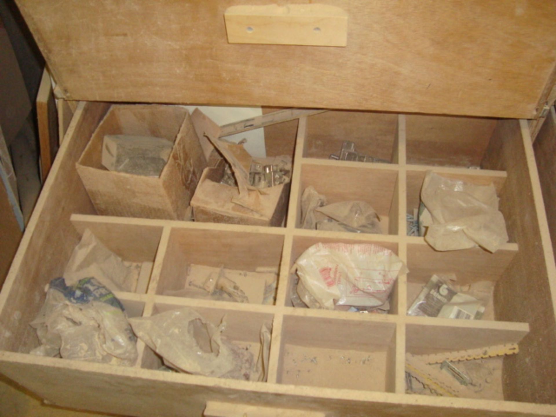 CONTENTS OF CABINET  HARDWARE, TOOLING, ECT - Image 4 of 5
