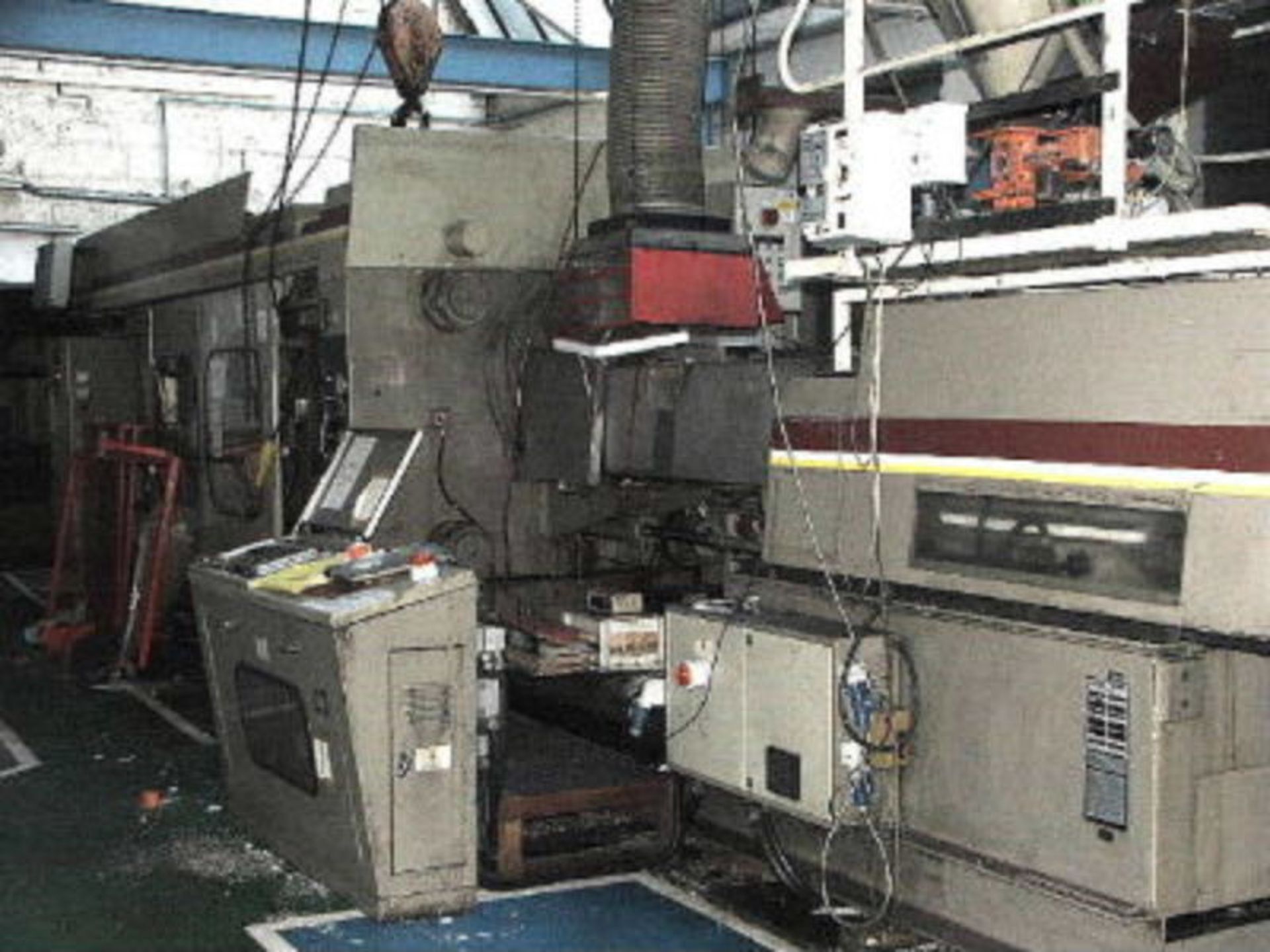 INJECTION MOULDING MACHINE - Image 2 of 6