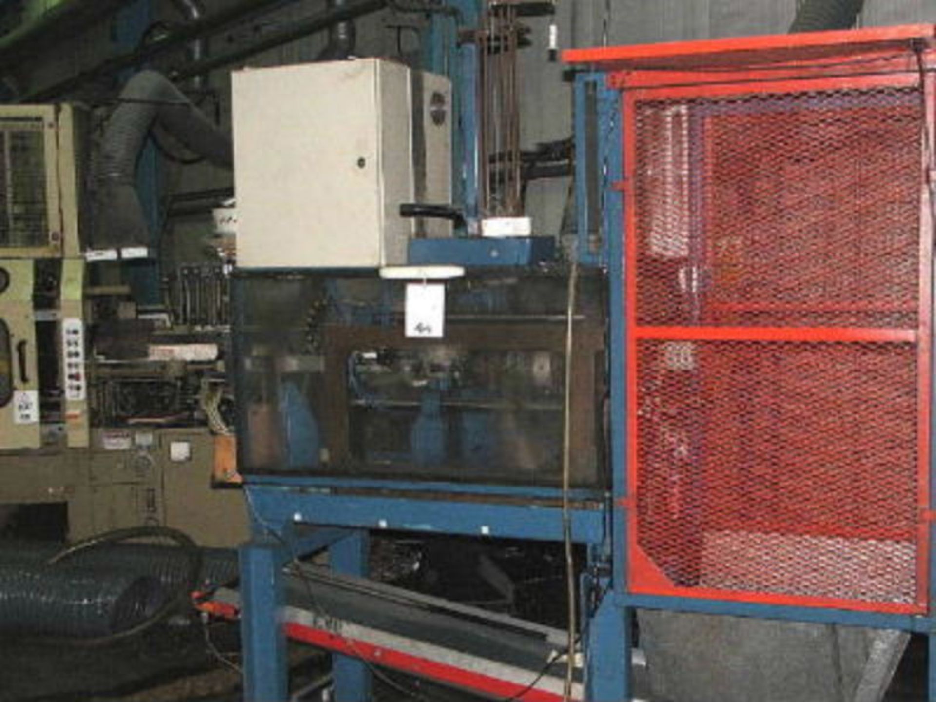 CAPPING MACHINE