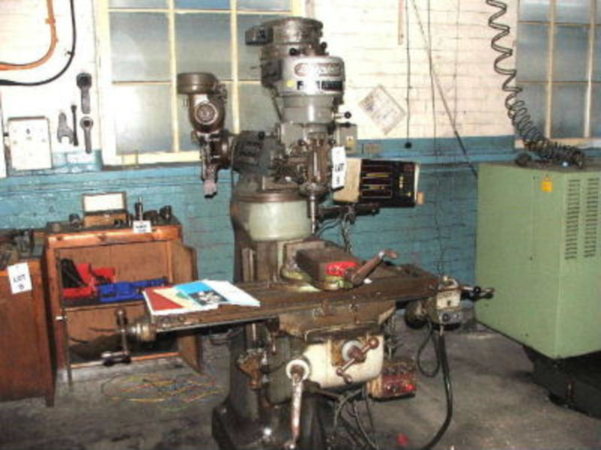 MILLING MACHINE