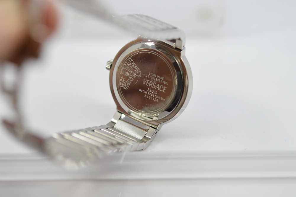 A Gent`s Versace Watch in original box etc - Image 4 of 5